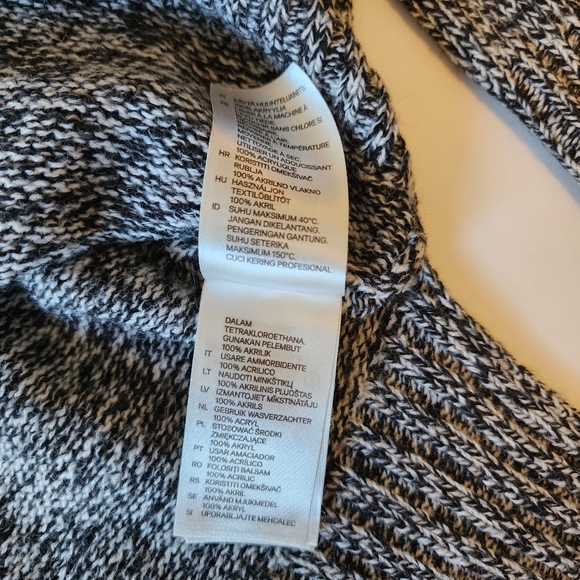 H&M Sweater Medium - Picture 8 of 14